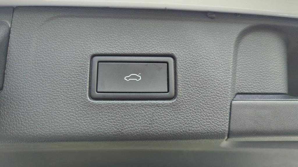 used 2021 Volkswagen Atlas car, priced at $32,000