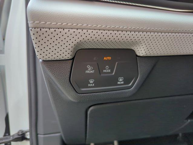 new 2025 Volkswagen Atlas car, priced at $49,366