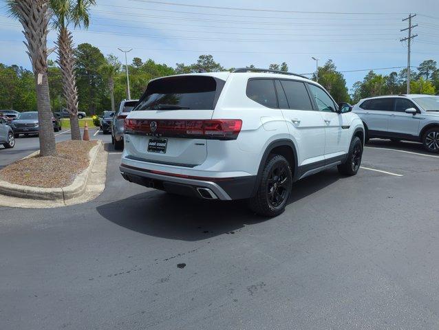 new 2025 Volkswagen Atlas car, priced at $49,366