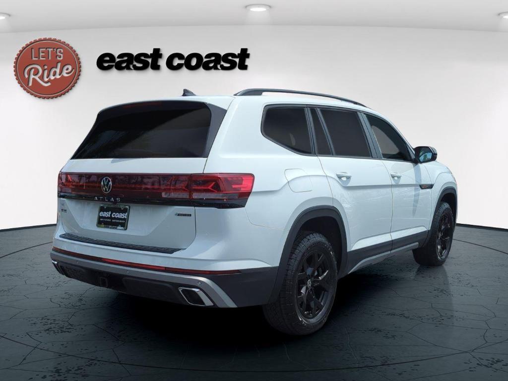 new 2025 Volkswagen Atlas car, priced at $43,366