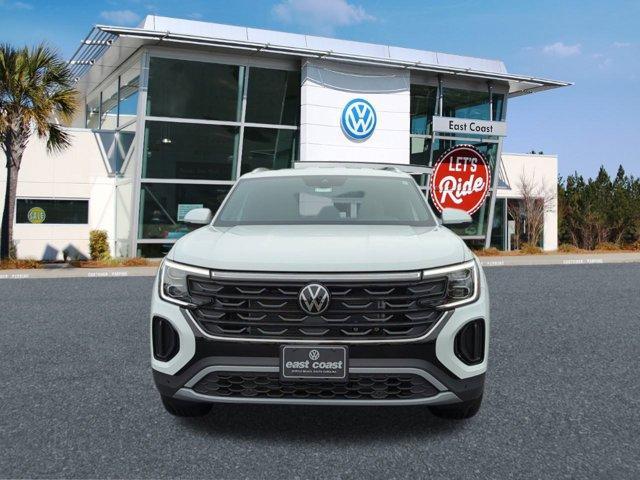 new 2024 Volkswagen Atlas Cross Sport car