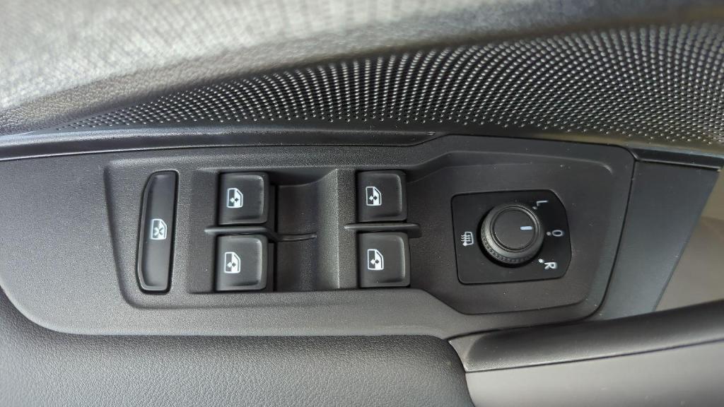 new 2025 Volkswagen Tiguan car, priced at $27,886