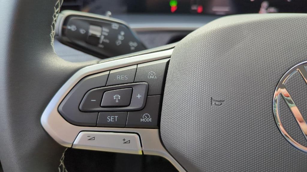 new 2025 Volkswagen Tiguan car, priced at $27,886