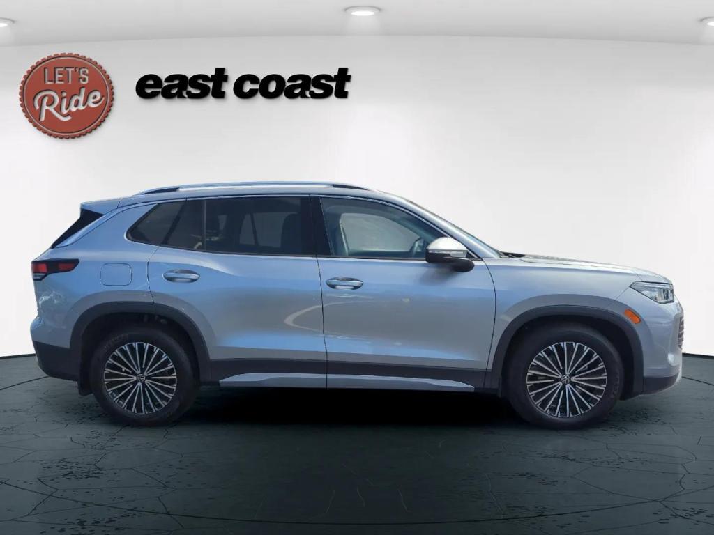 new 2025 Volkswagen Tiguan car, priced at $27,886