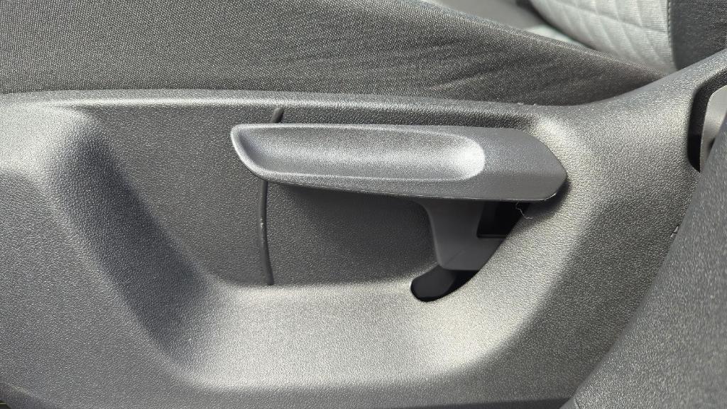 new 2025 Volkswagen Tiguan car, priced at $27,886