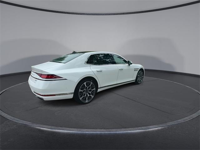 new 2025 Genesis G90 car, priced at $90,201