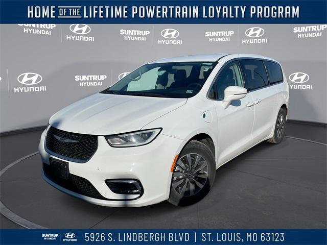 used 2022 Chrysler Pacifica Hybrid car, priced at $30,655