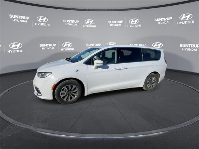 used 2022 Chrysler Pacifica Hybrid car, priced at $25,155