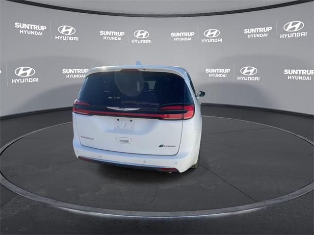 used 2022 Chrysler Pacifica Hybrid car, priced at $30,655