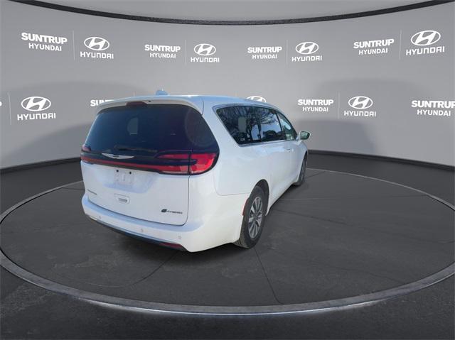 used 2022 Chrysler Pacifica Hybrid car, priced at $30,655