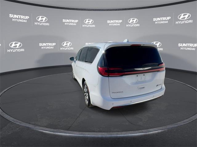 used 2022 Chrysler Pacifica Hybrid car, priced at $30,655