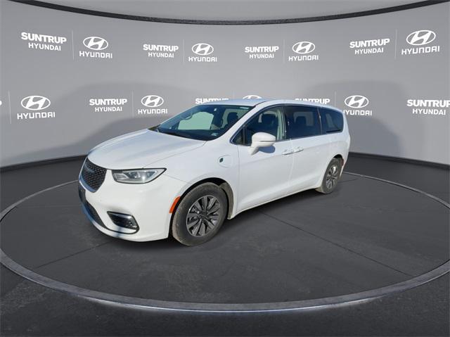 used 2022 Chrysler Pacifica Hybrid car, priced at $30,655