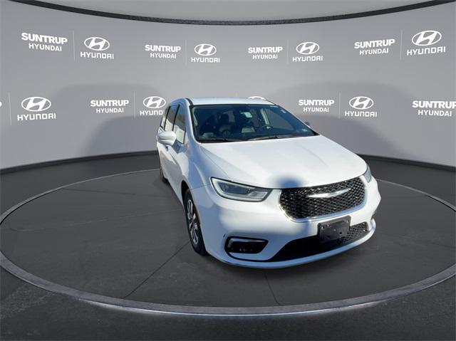 used 2022 Chrysler Pacifica Hybrid car, priced at $30,655