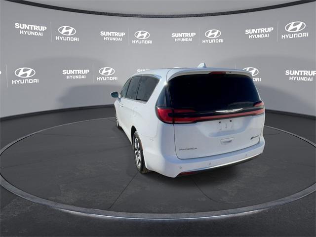 used 2022 Chrysler Pacifica Hybrid car, priced at $25,155