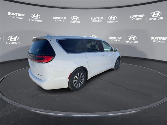 used 2022 Chrysler Pacifica Hybrid car, priced at $25,155