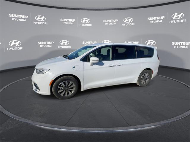 used 2022 Chrysler Pacifica Hybrid car, priced at $30,655