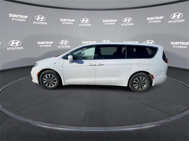 used 2022 Chrysler Pacifica Hybrid car, priced at $25,155