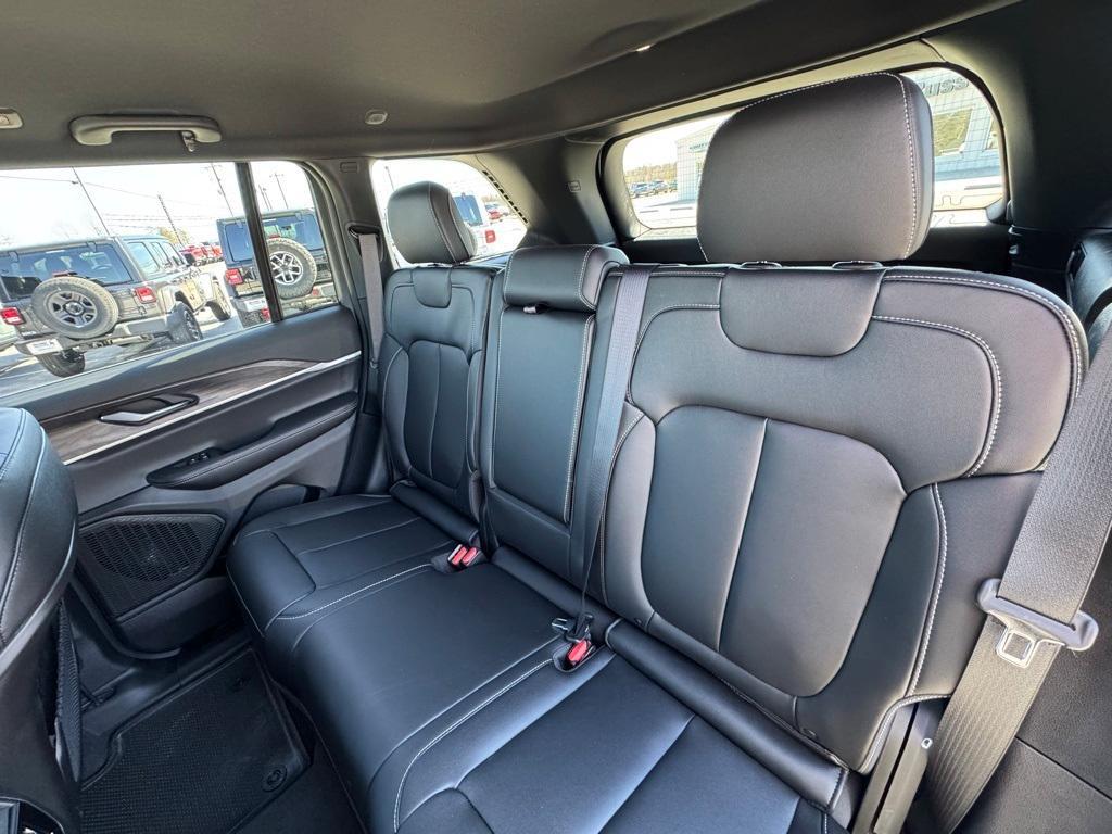 new 2025 Jeep Grand Cherokee car, priced at $46,082