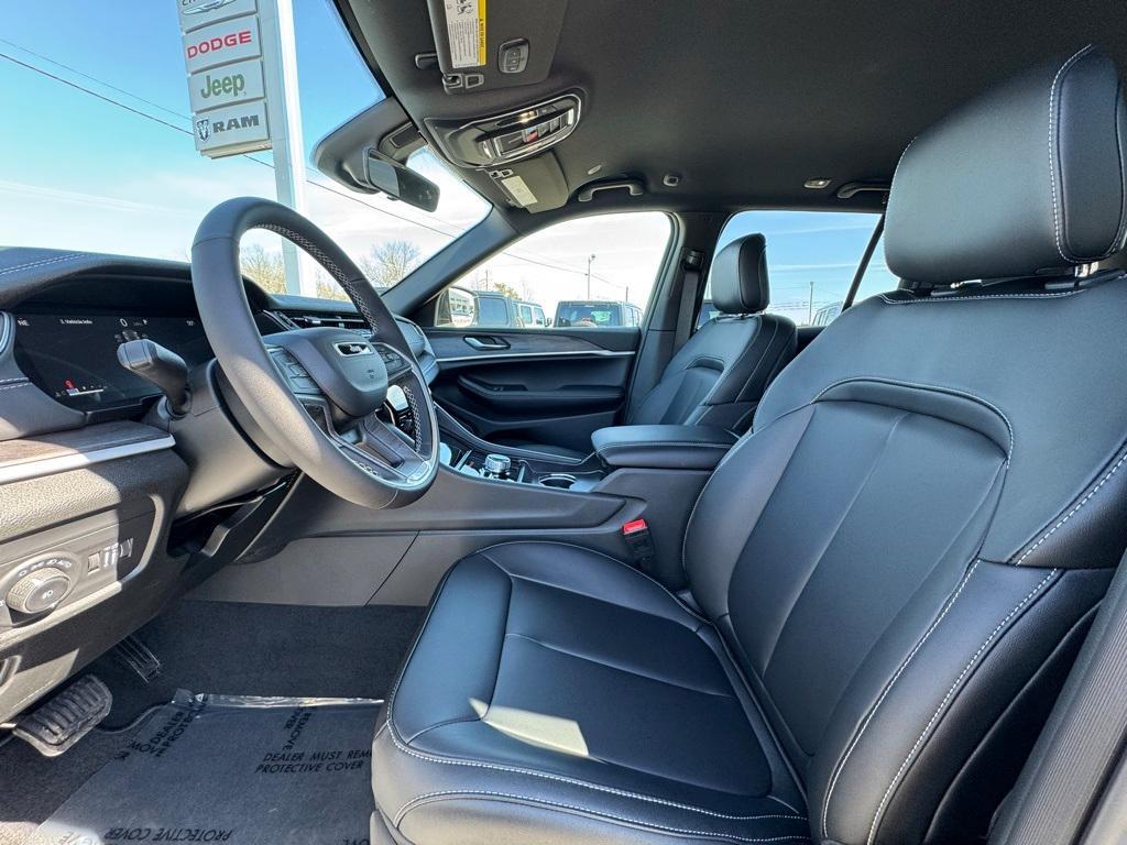 new 2025 Jeep Grand Cherokee car, priced at $46,082