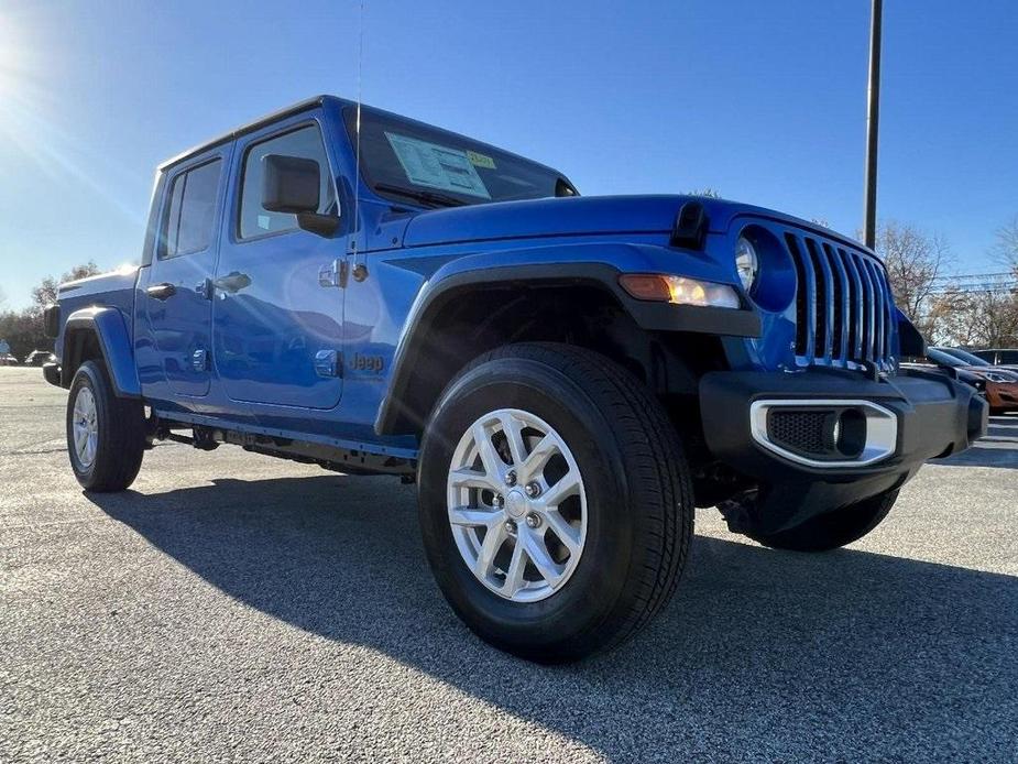 new 2023 Jeep Gladiator car, priced at $52,740