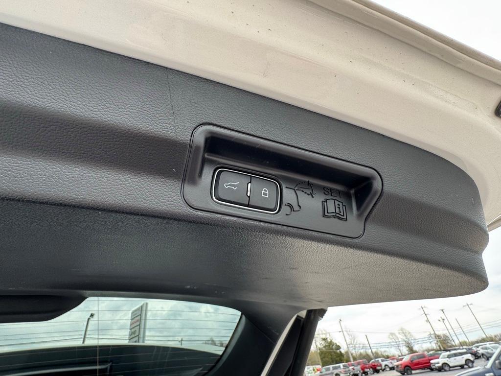 used 2022 Ford Explorer car, priced at $32,014