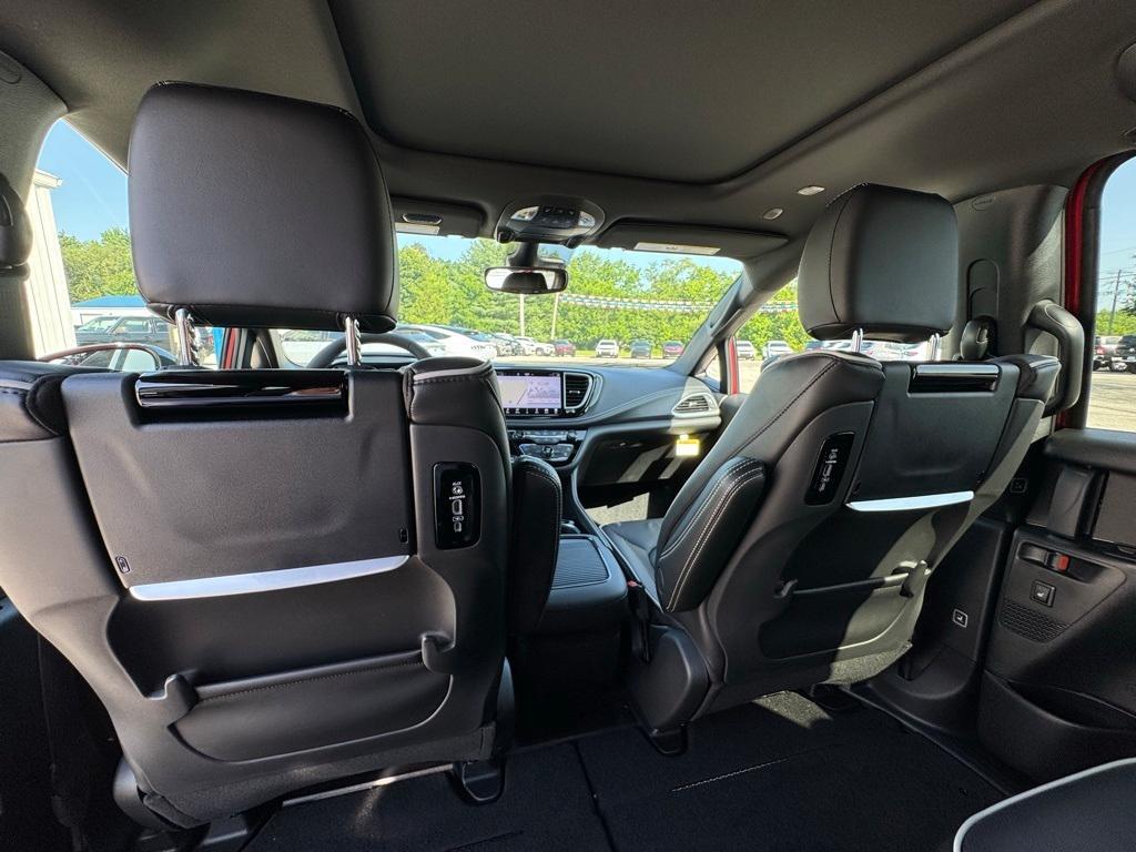 new 2025 Chrysler Pacifica car, priced at $56,665