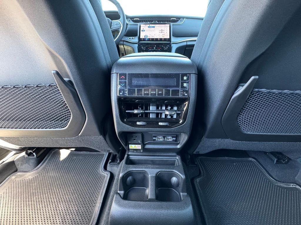 new 2025 Jeep Grand Cherokee L car, priced at $48,578