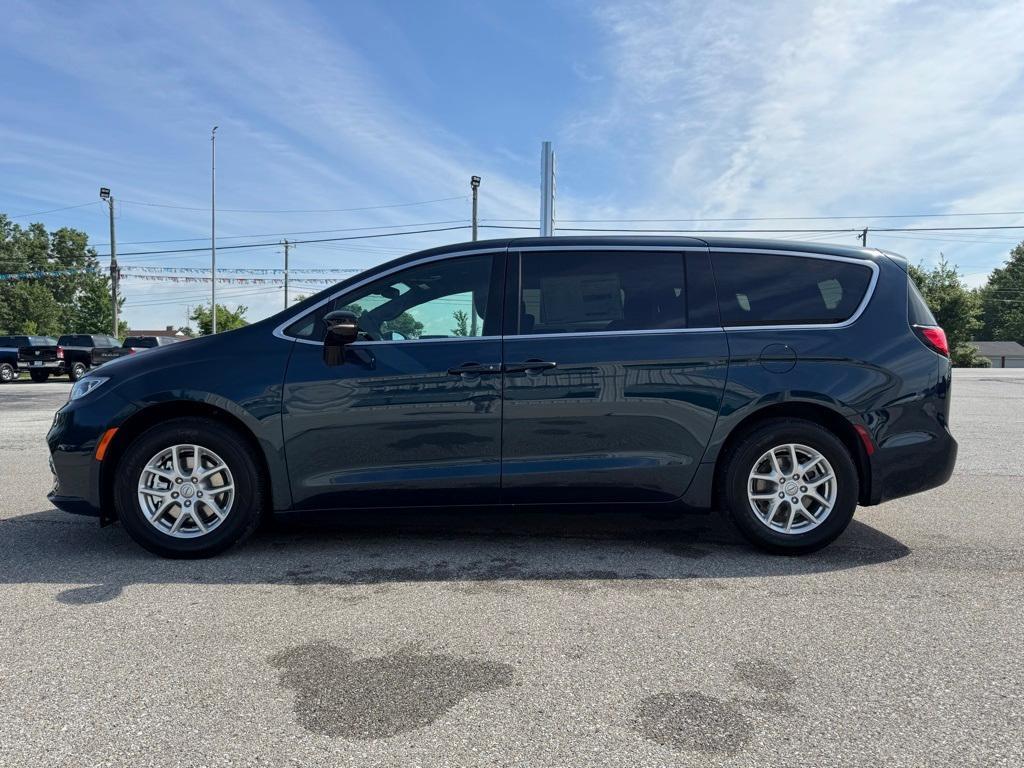 new 2025 Chrysler Pacifica car, priced at $48,077