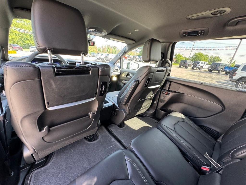 new 2025 Chrysler Pacifica car, priced at $48,077