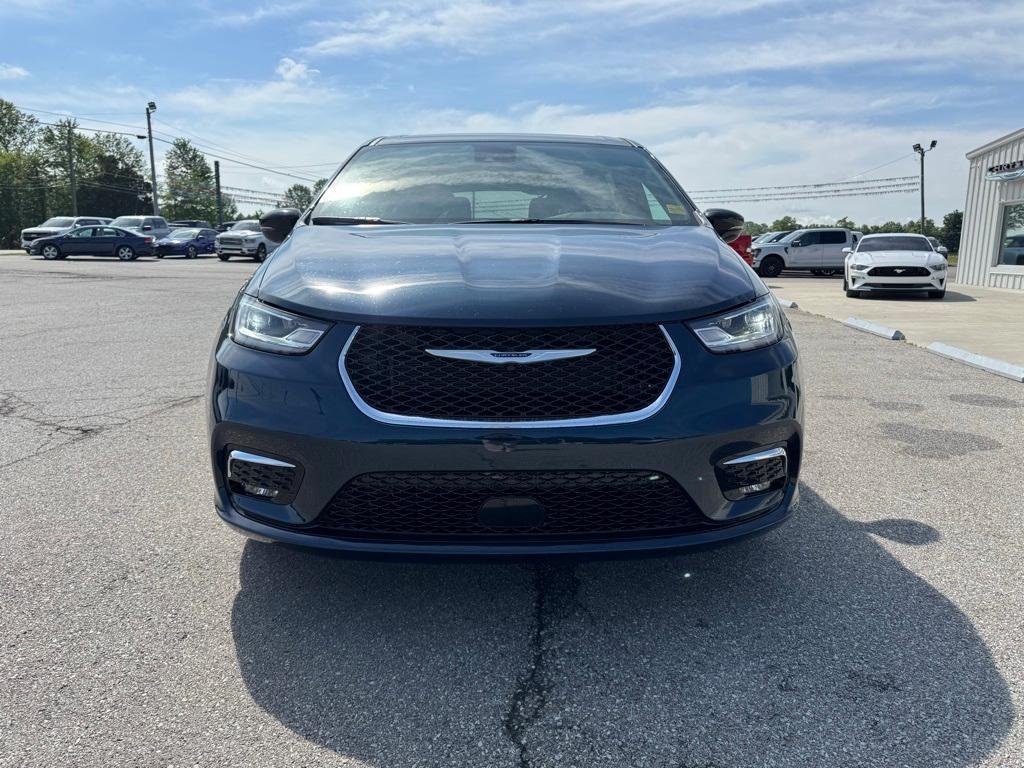new 2025 Chrysler Pacifica car, priced at $48,077