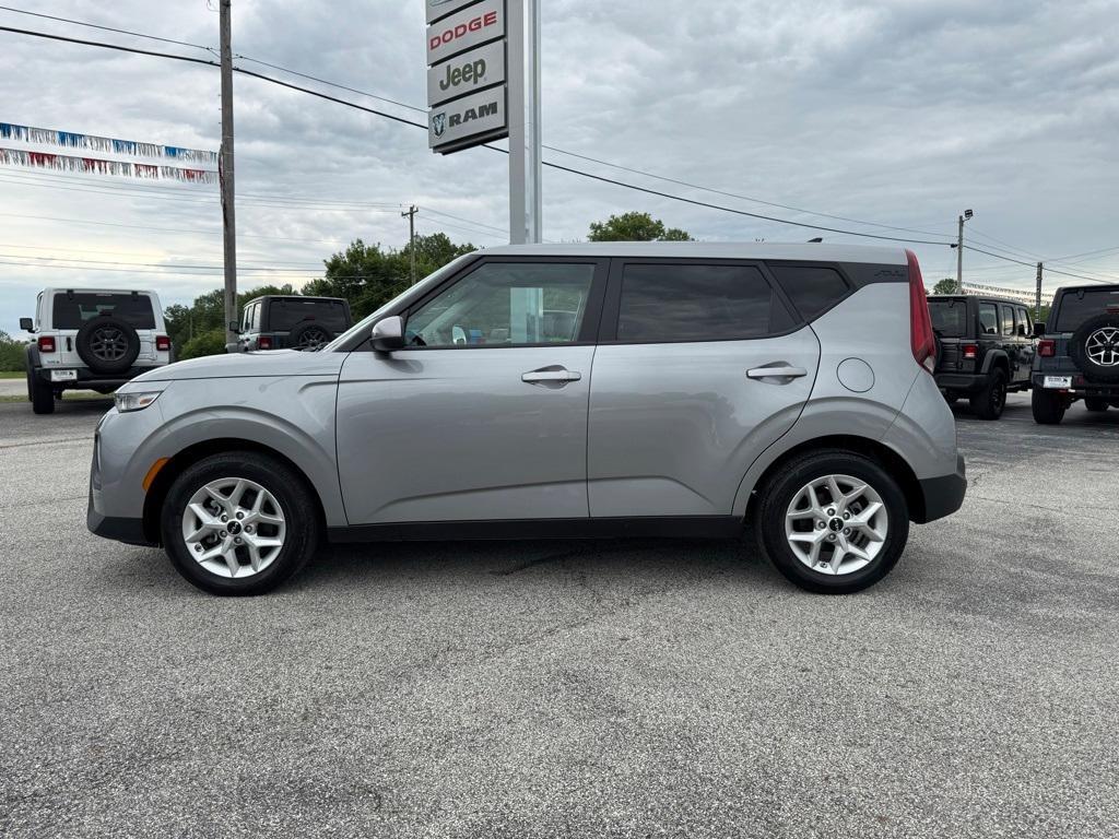 used 2022 Kia Soul car, priced at $17,272