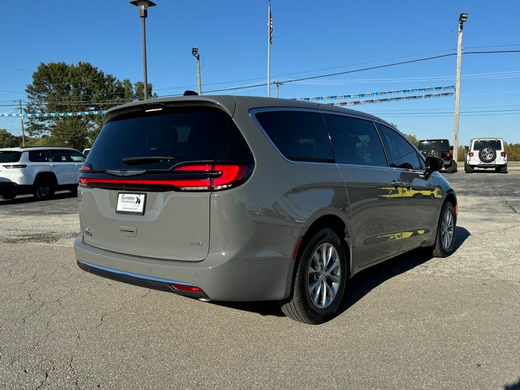 new 2025 Chrysler Pacifica car, priced at $48,041