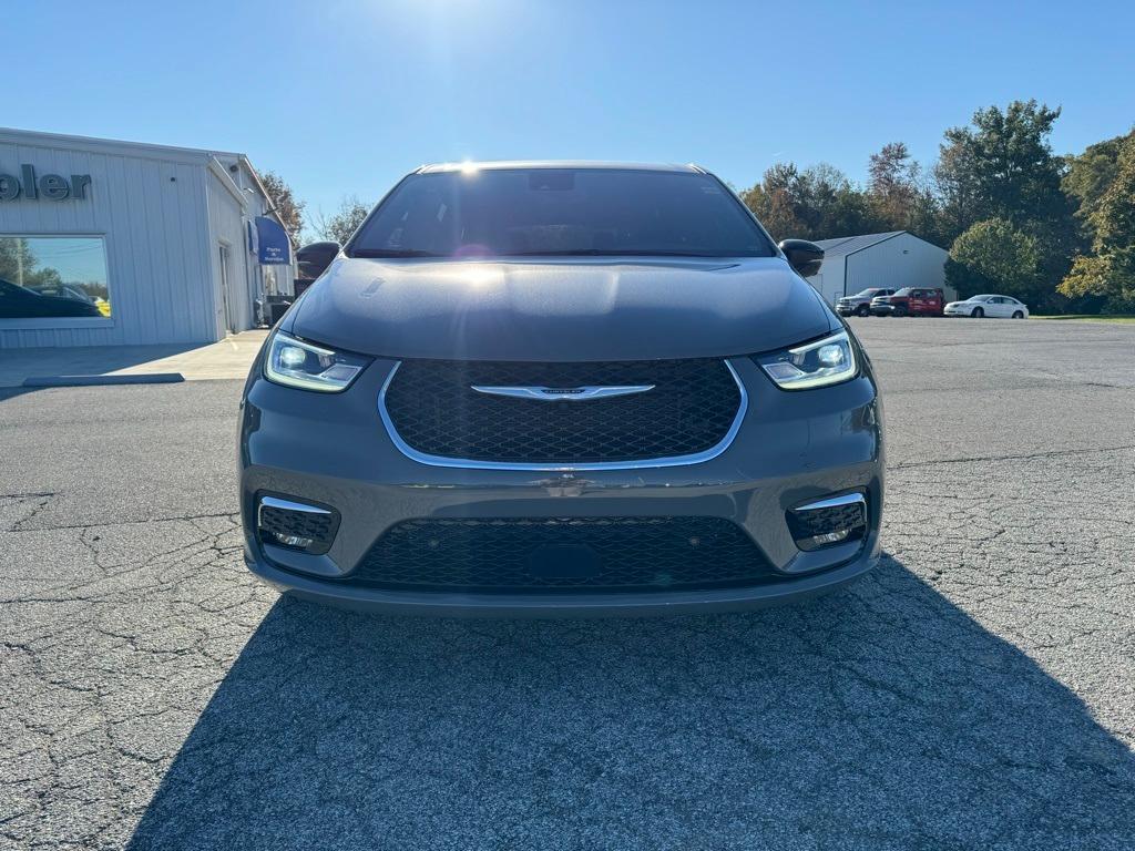 new 2025 Chrysler Pacifica car, priced at $48,041