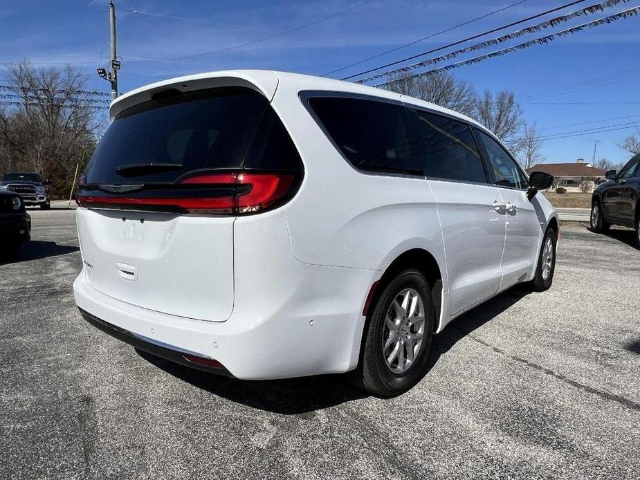 new 2024 Chrysler Pacifica car, priced at $47,435