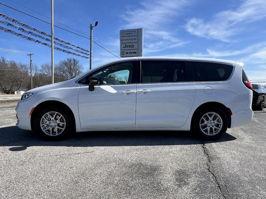 new 2024 Chrysler Pacifica car, priced at $47,435