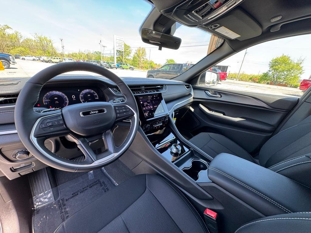 used 2025 Jeep Grand Cherokee car, priced at $36,832