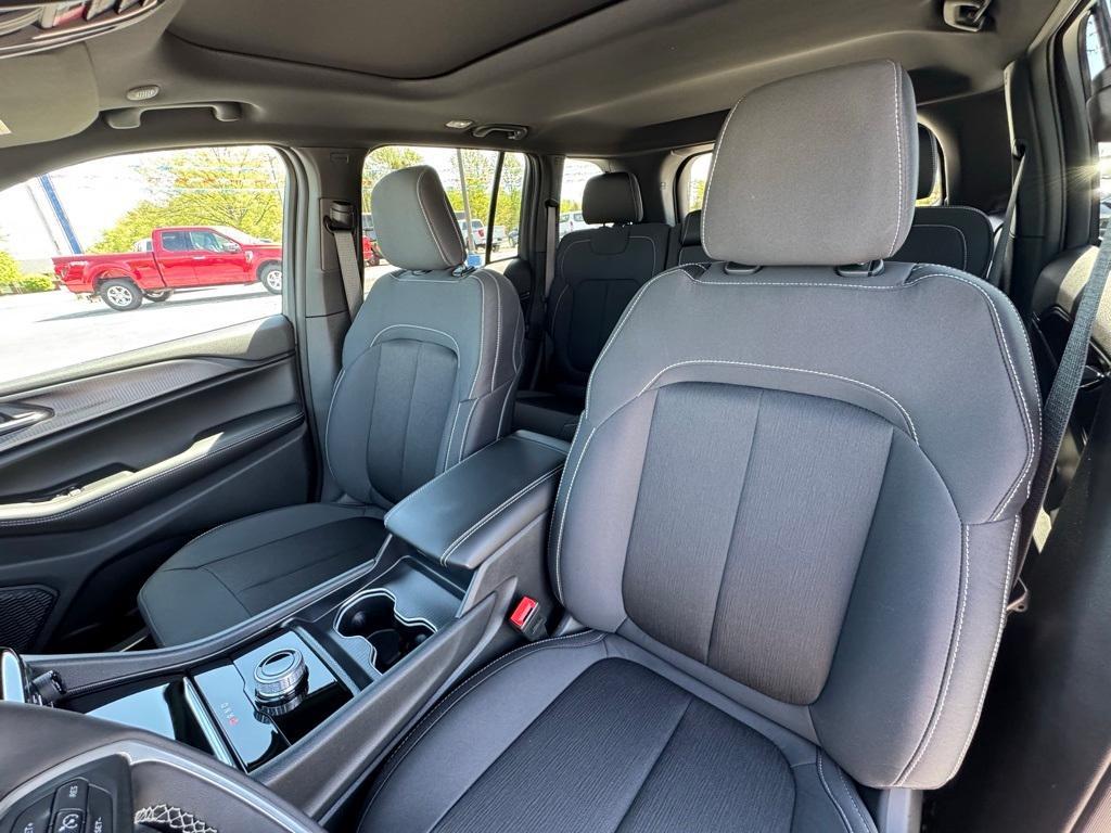 used 2025 Jeep Grand Cherokee car, priced at $36,832
