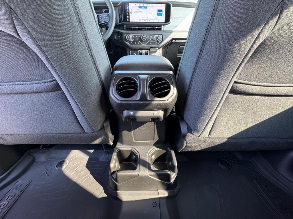 new 2025 Jeep Gladiator car, priced at $47,194