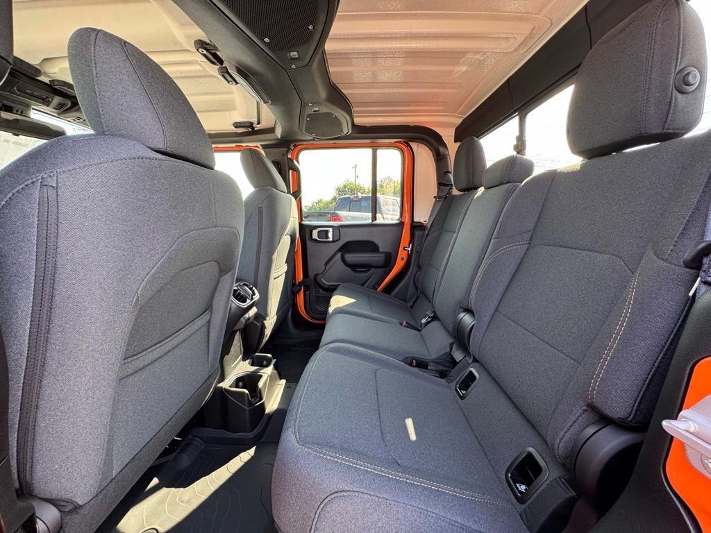 new 2025 Jeep Gladiator car, priced at $47,194