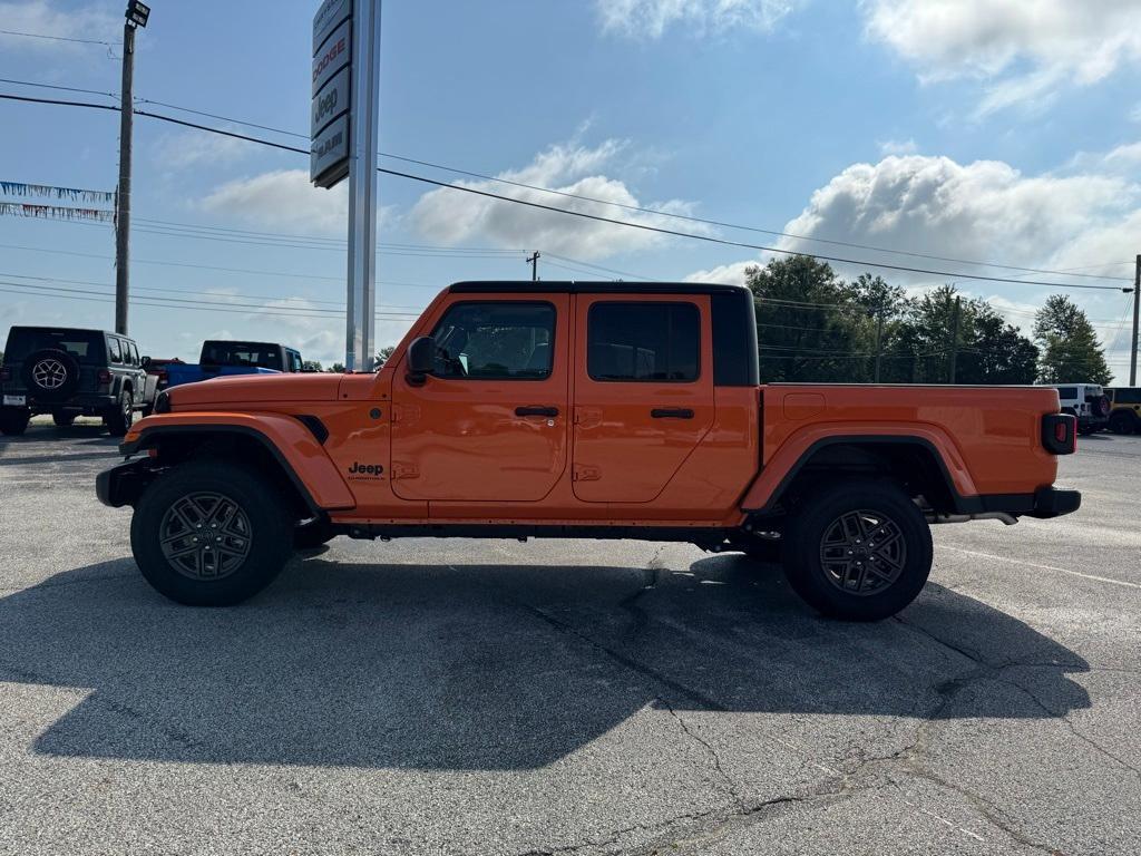 new 2025 Jeep Gladiator car, priced at $47,194