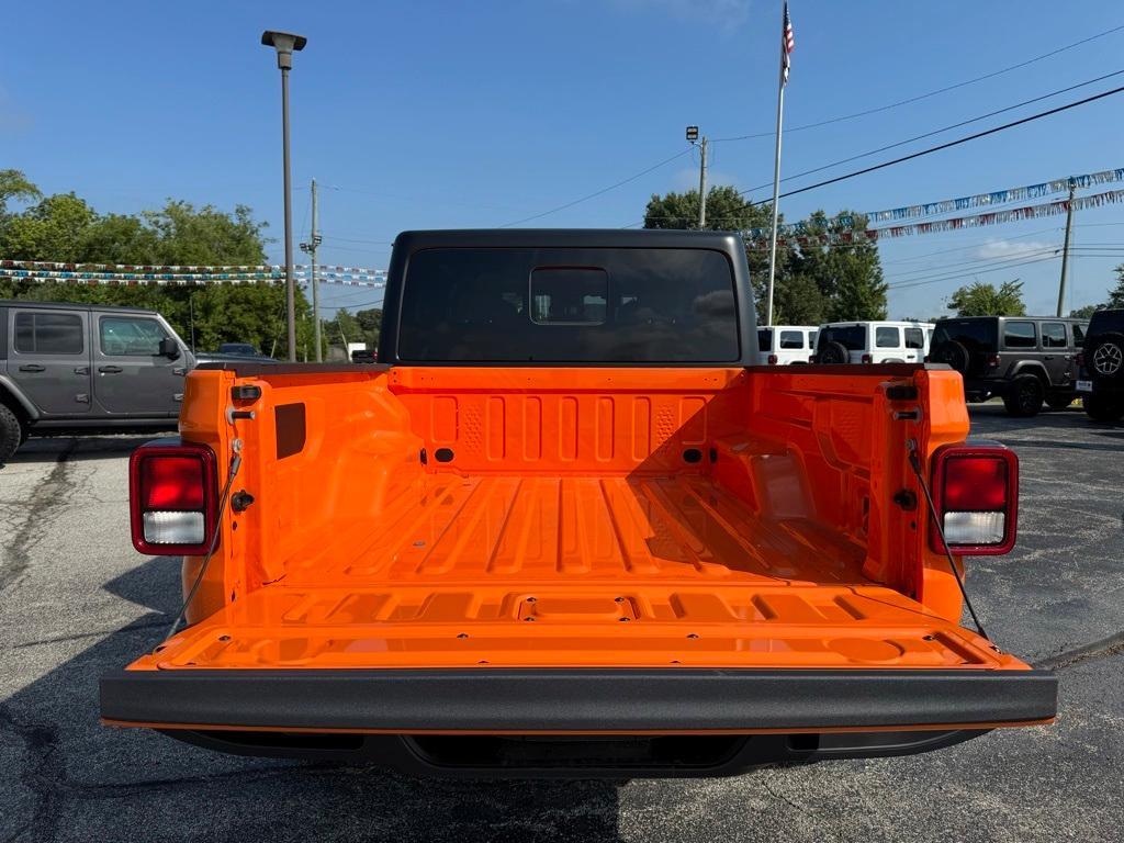 new 2025 Jeep Gladiator car, priced at $47,194