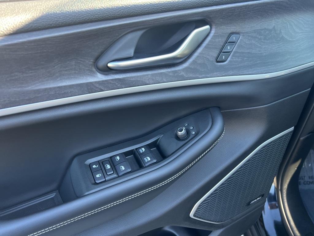 used 2021 Jeep Grand Cherokee L car, priced at $27,043