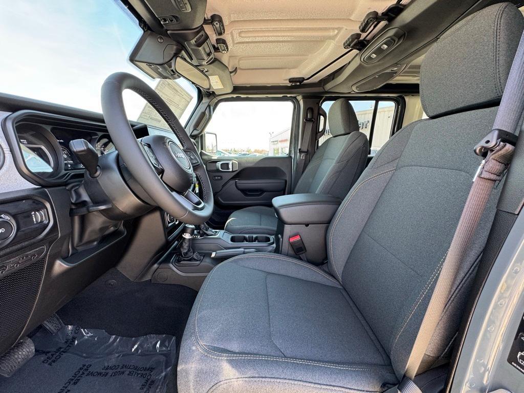 new 2025 Jeep Wrangler car, priced at $47,449
