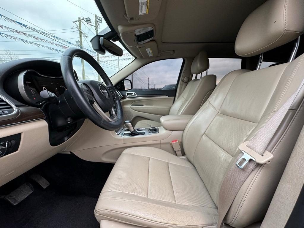 used 2017 Jeep Grand Cherokee car, priced at $16,144