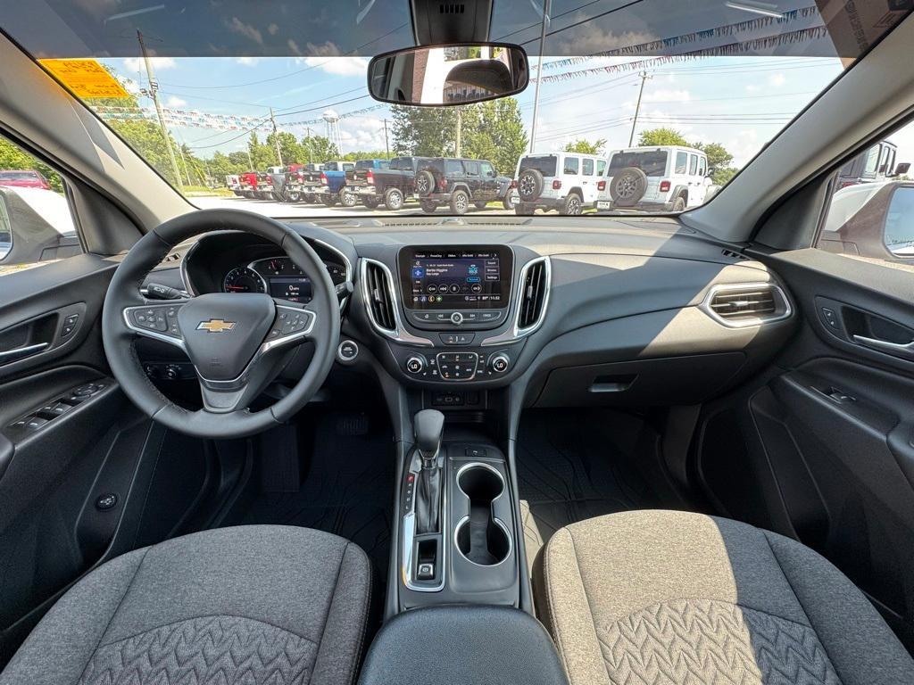 used 2024 Chevrolet Equinox car, priced at $25,039