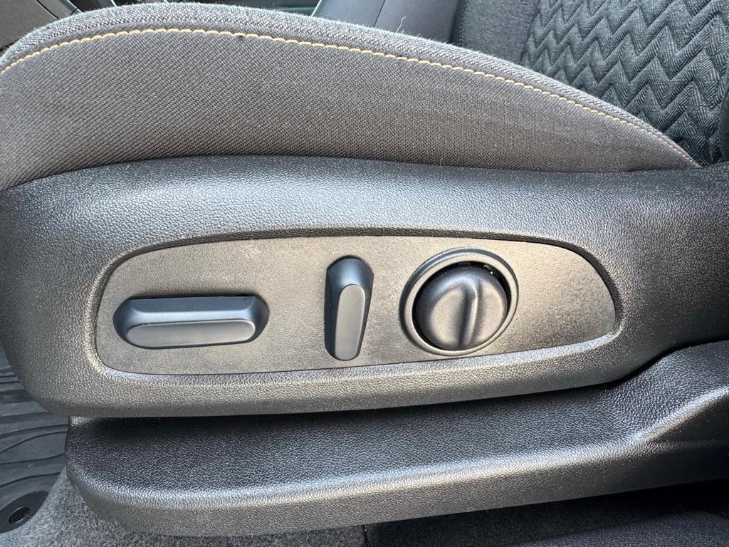 used 2024 Chevrolet Equinox car, priced at $25,039