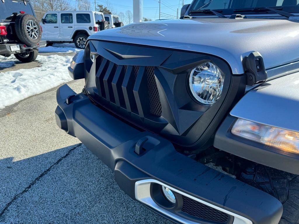 used 2021 Jeep Gladiator car, priced at $29,880