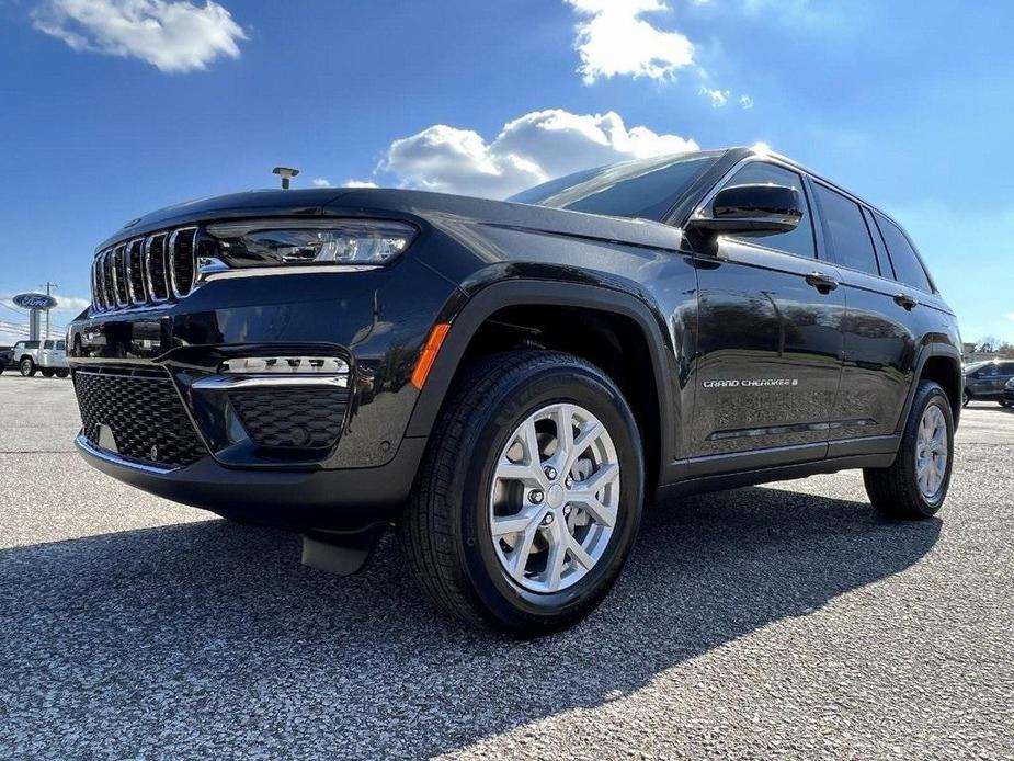 new 2024 Jeep Grand Cherokee car, priced at $56,160