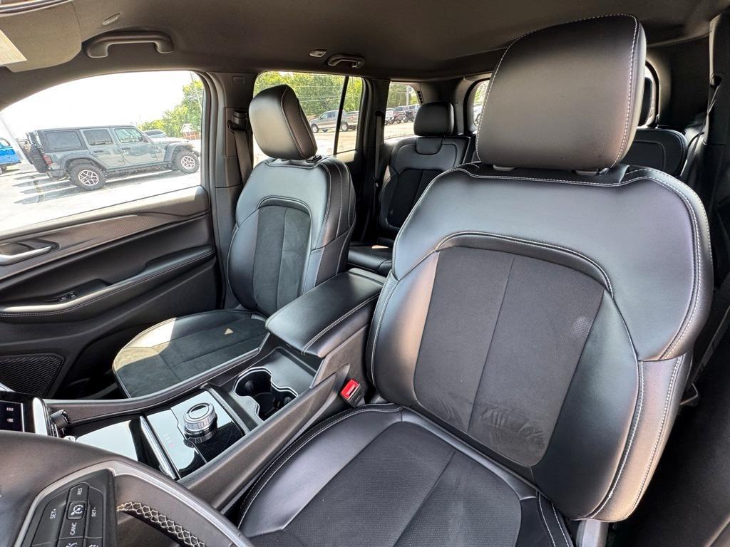 used 2024 Jeep Grand Cherokee car, priced at $37,055