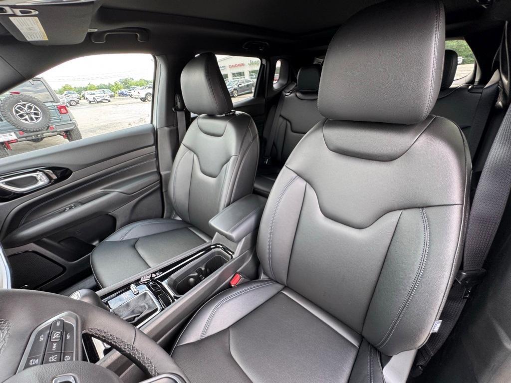 new 2025 Jeep Compass car, priced at $36,594
